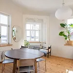 Appartement Charming Flat With Beautiful Riverside Views *