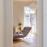 Charming Flat With Beautiful Riverside Views *