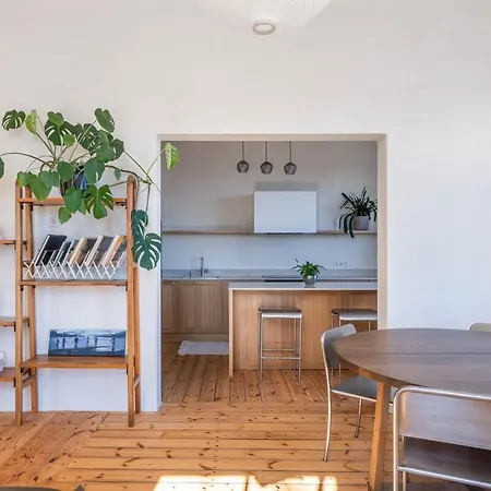 Charming Flat With Beautiful Riverside Views Daire Riga