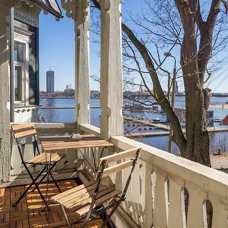 Charming Flat With Beautiful Riverside Views * リガ