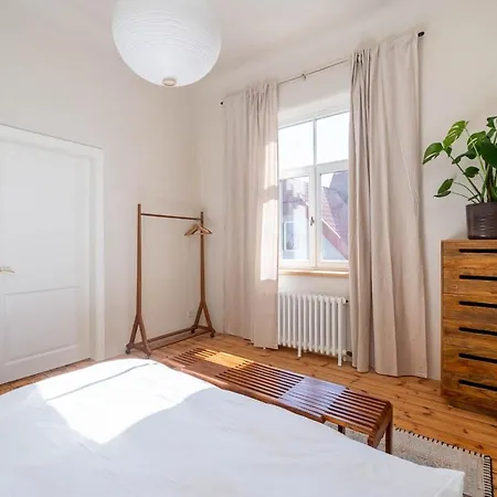Charming Flat With Beautiful Riverside Views アパート