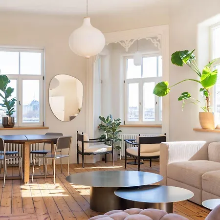 Charming Flat With Beautiful Riverside Views Riga