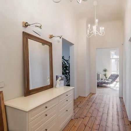 アパート Charming Flat With Beautiful Riverside Views