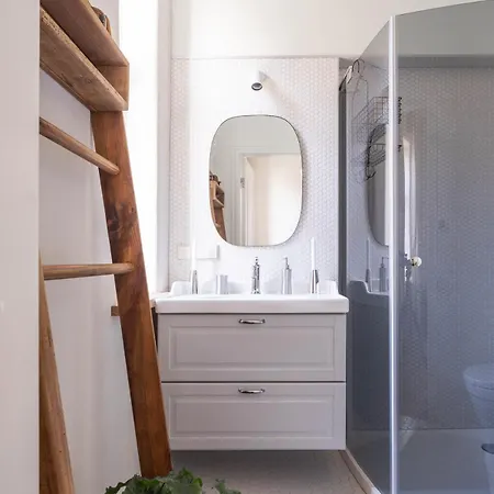 Charming Flat With Beautiful Riverside Views * リガ