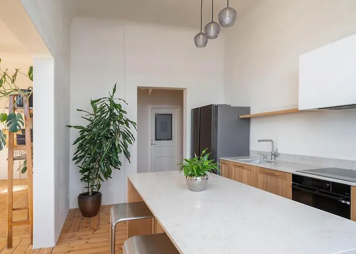 Charming Flat With Beautiful Riverside Views