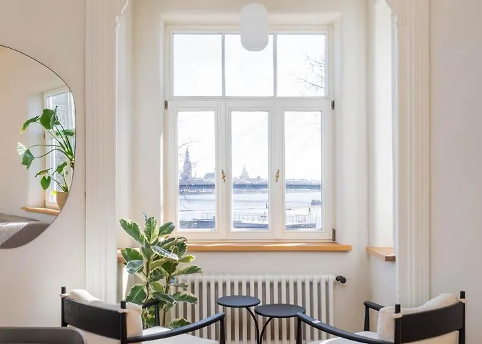 Charming Flat With Beautiful Riverside Views Dzīvoklis