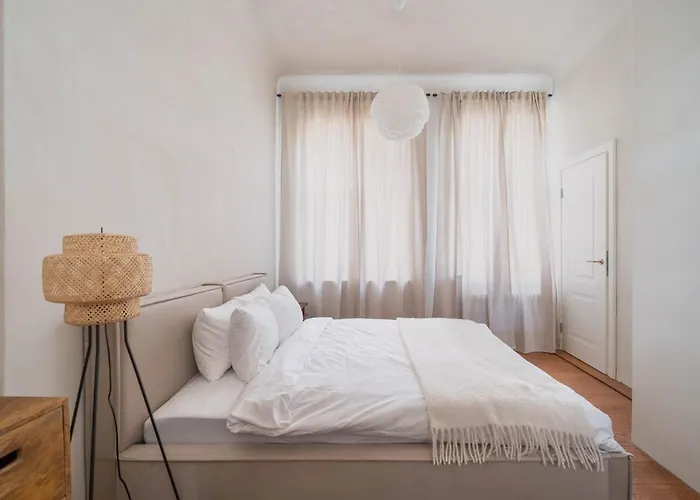 Dzīvoklis Charming Flat With Beautiful Riverside Views Riga