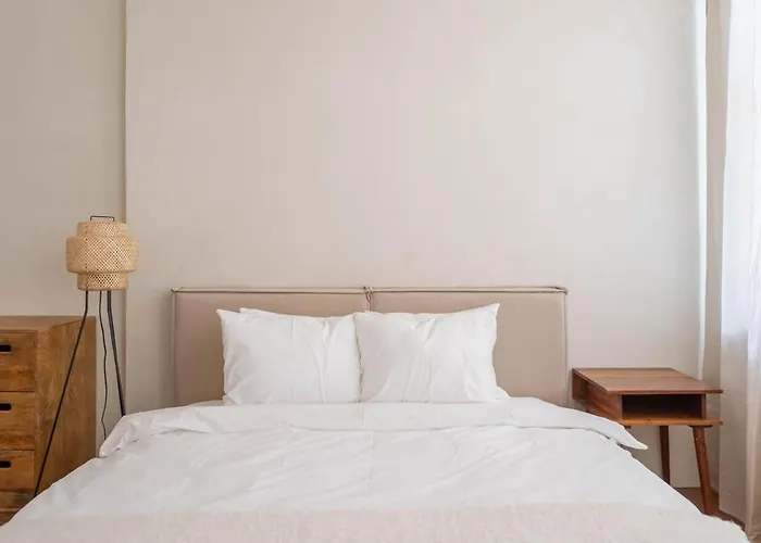 Daire Charming Flat With Beautiful Riverside Views Riga