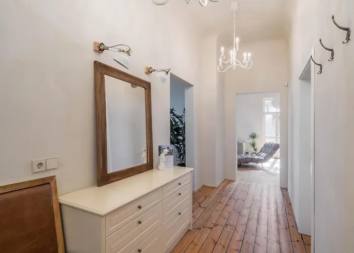 Dzīvoklis Charming Flat With Beautiful Riverside Views