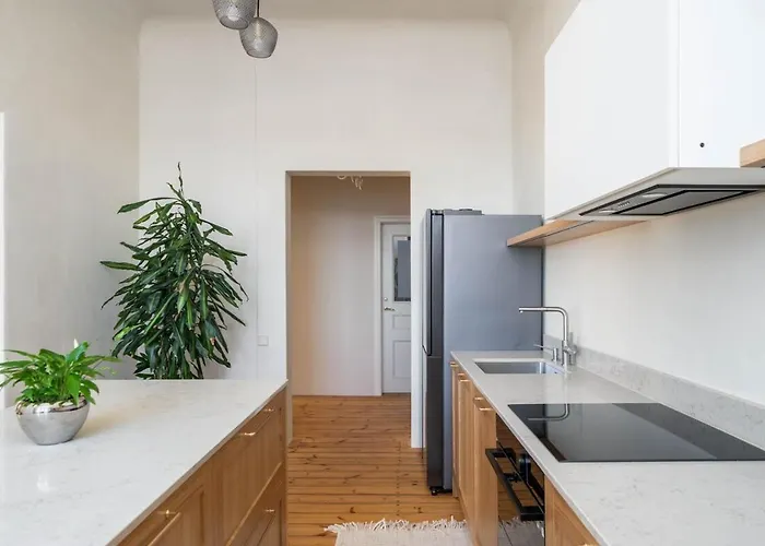 Charming Flat With Beautiful Riverside Views *