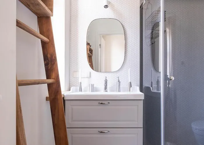 Charming Flat With Beautiful Riverside Views * Riga