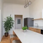 Charming Flat With Beautiful Riverside Views
