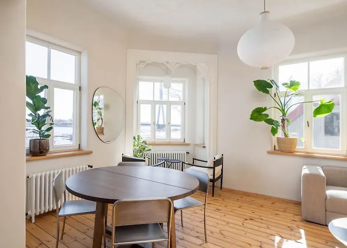 Apartment Charming Flat With Beautiful Riverside Views *