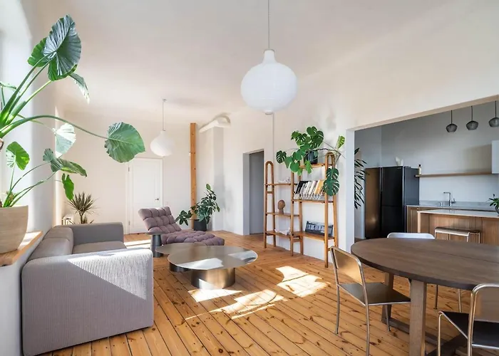 Charming Flat With Beautiful Riverside Views