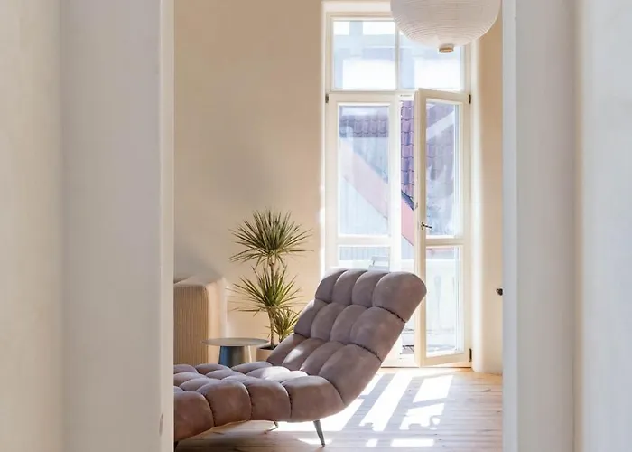 Charming Flat With Beautiful Riverside Views *