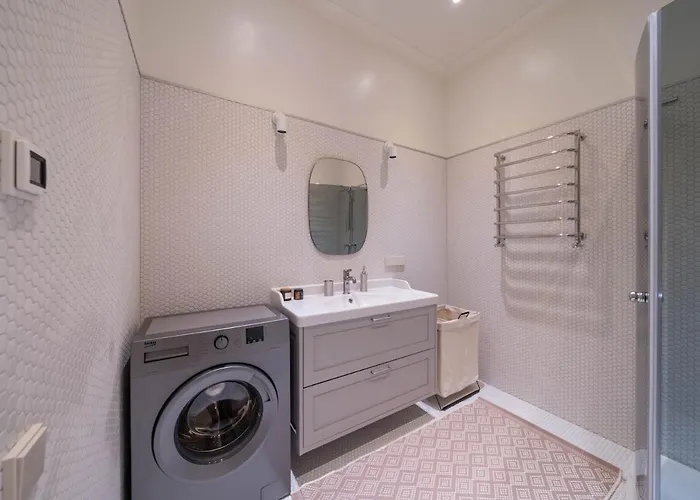 Charming Flat With Beautiful Riverside Views